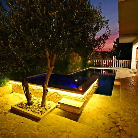 Ground Floor With A Private Pool