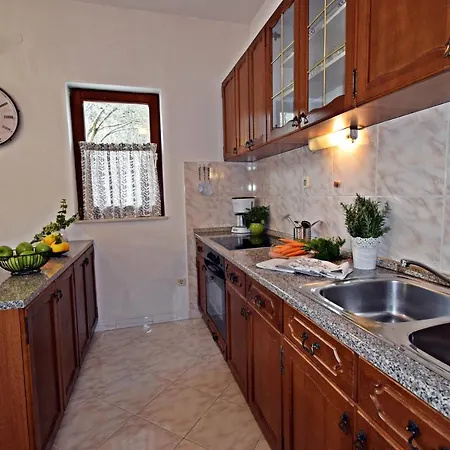 Ground Floor With A Private Pool Apartamento Donji Okrug (Ciovo)