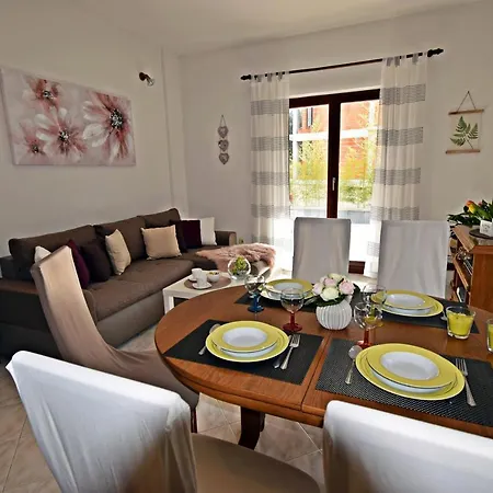 Ground Floor With A Private Pool * Donji Okrug (Ciovo)
