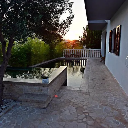 Ground Floor With A Private Pool Donji Okrug (Ciovo)